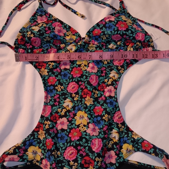 Festival Swim & Top Bundle | Forever 21 Floral Cutout + Aztec Bandeau - Picture 7 of 16